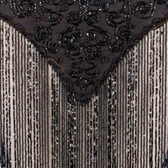1880s mourning capelet with intricate beadwork and intact 8.5-inch bead fringe - Picture 5 of 11